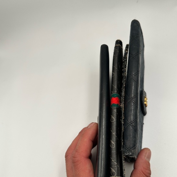 Gucci & Chanel wallet. These are rehab wallet. Please look at the pouch - Picture 4 of 9